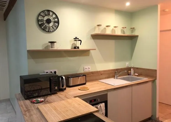 Hébergement de vacances Maison De Charme Dans Un Hameau Provençal *